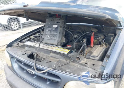 2000 Ford Explorer Xls из США, поврежденный, VIN 1FMZU72X3YUA27739